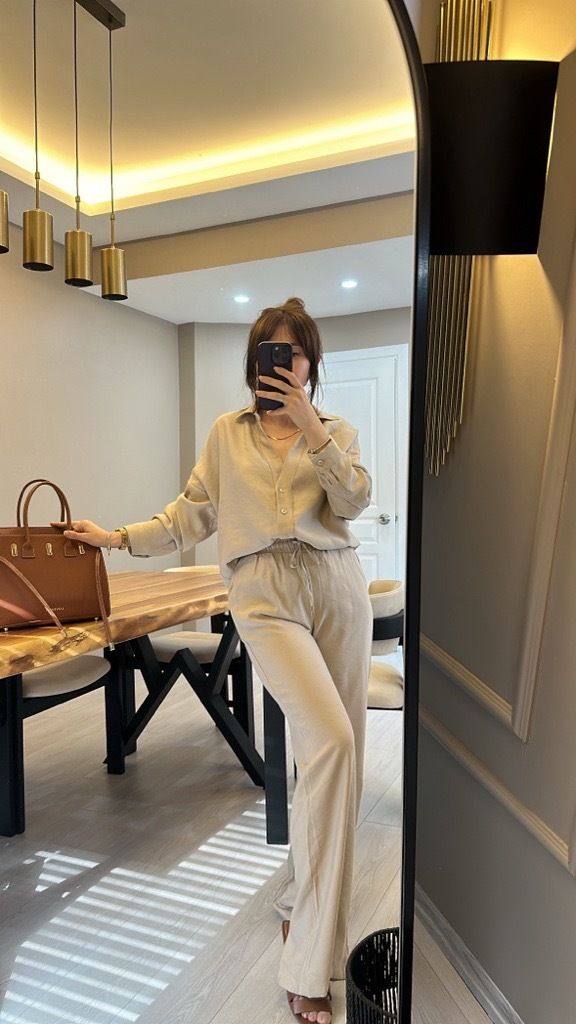 %100 PAMUKLU KREM RENGİ BELİ LASTİKLİ PANTOLON ÖNÜ DÜĞMELİ GÖMLEK TAKIM