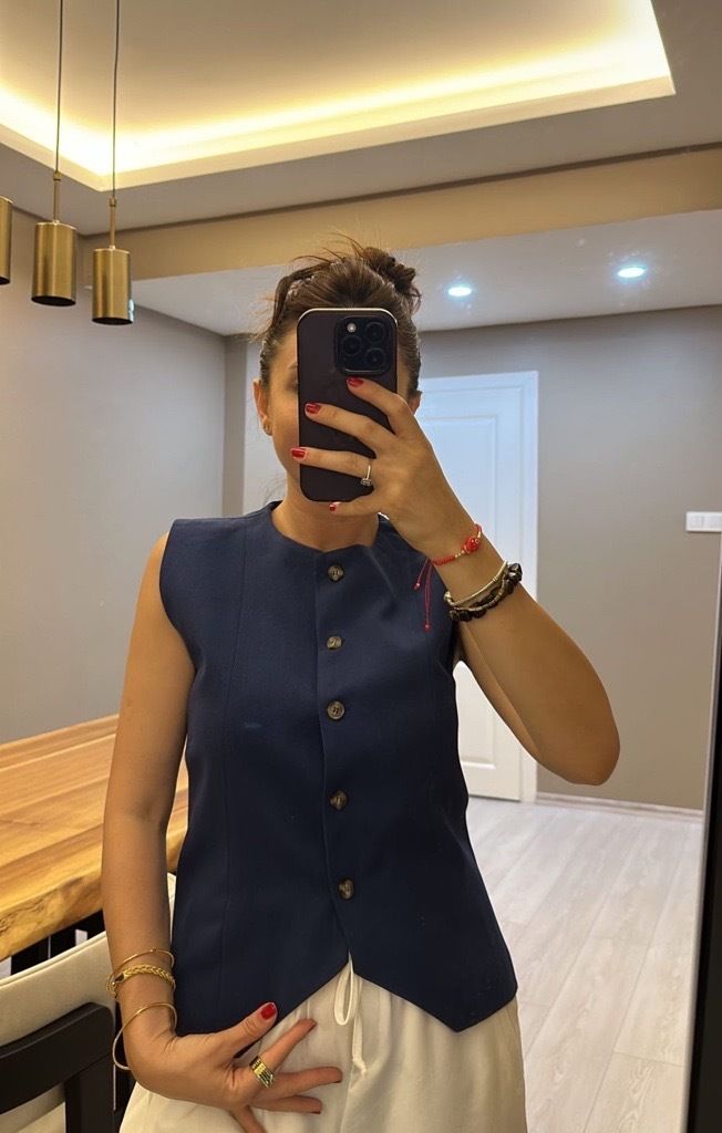 Sıfır Kol Önden Düğmeli Lacivert Rengi